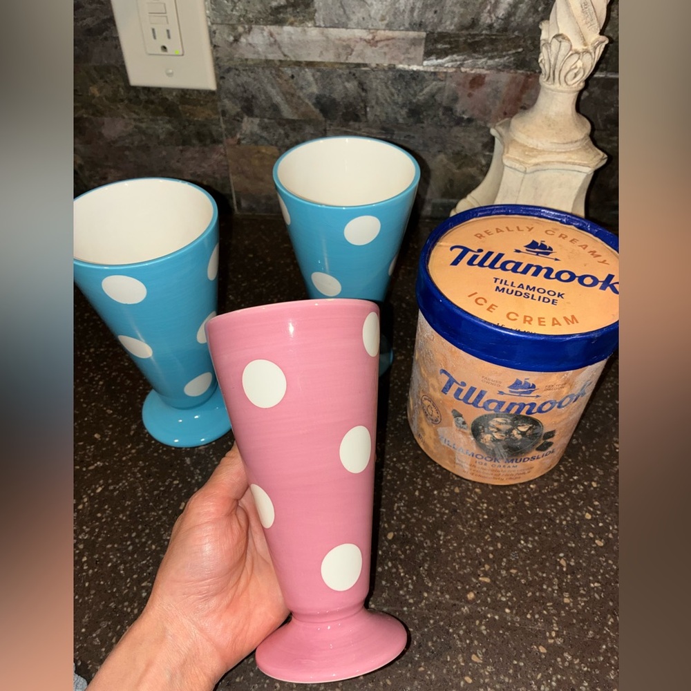 Cute Polka Dot Ceramic ICE CREAM 🍦/DRINKING MUGS - Pink & Blue🩷🩵